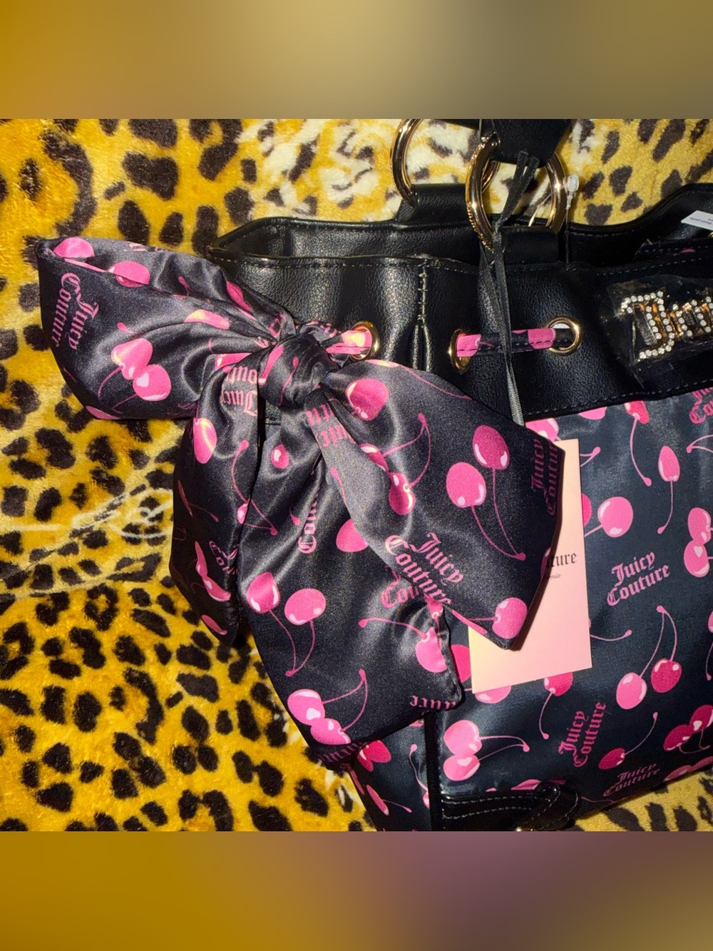 🍒NWT Juicy Couture Exclusive Sweet Cherry Daydreamer Tote W Cherry JC Bag Charm🍒 - Picture 3 of 5